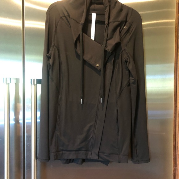 LIKE NEW Lululemon “Coast Easy” Jacket - Picture 5 of 7